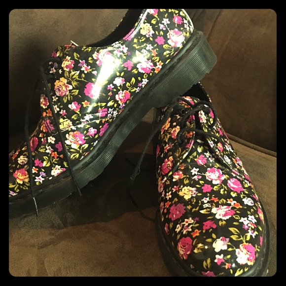Dr. Martens Shoes - FIRE SALE Super Chic Foral Doc Martens